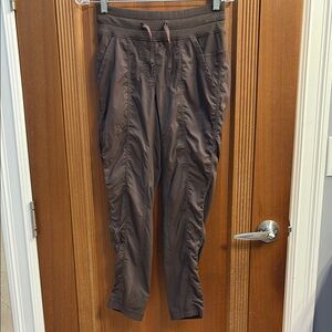 lululemon athletica Brown Dance Studio Pant. Size 2